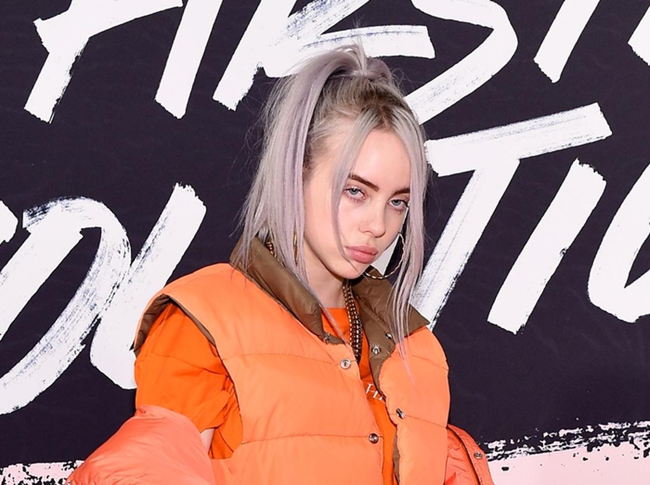 ビリー・アイリッシュ、どさくさに紛れて「おっぱいを触る人」にやんわり警告