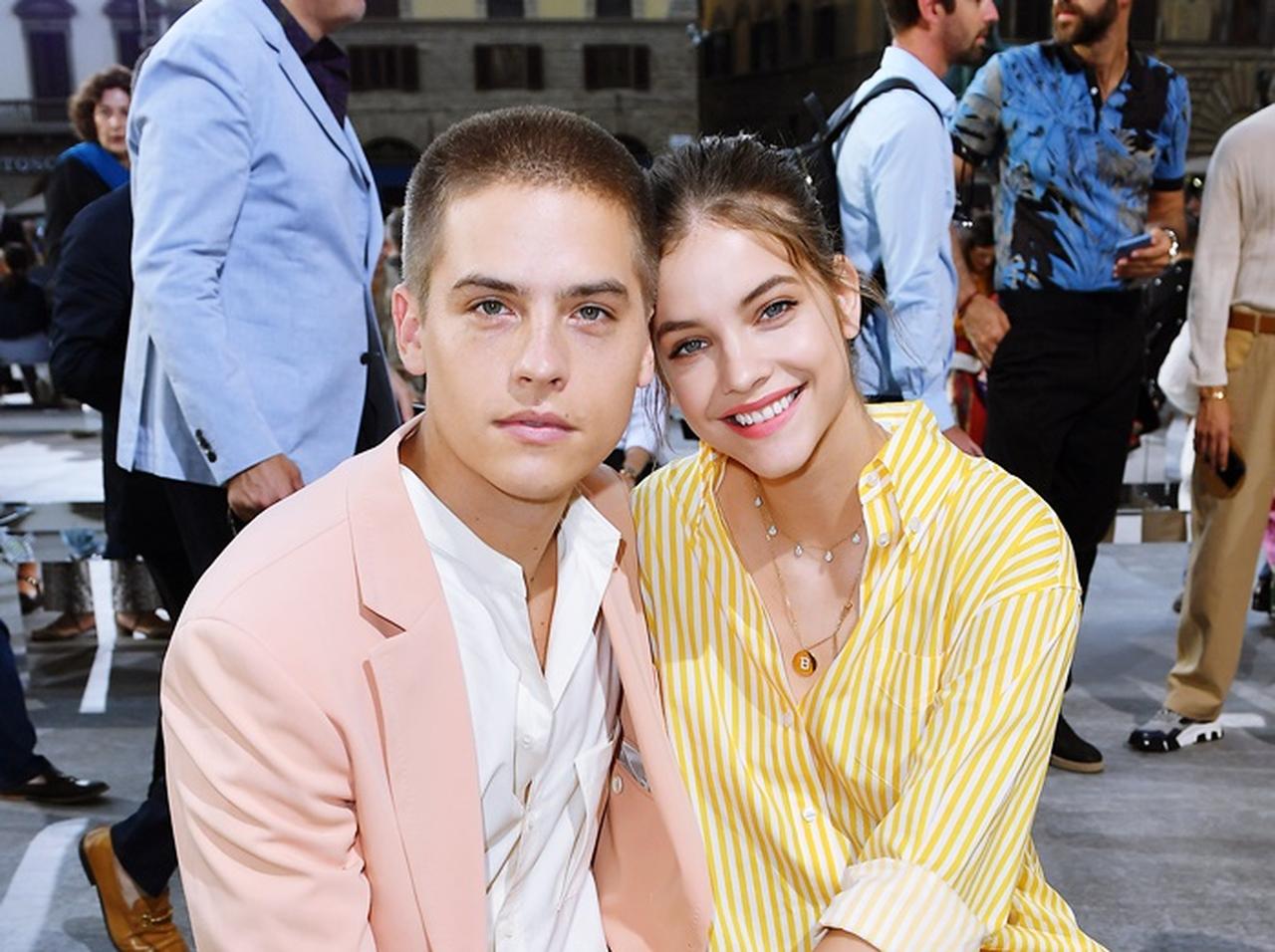 【来日】バーバラ・パルヴィン＆ディラン・スプラウス、奈良で鹿に囲まれる