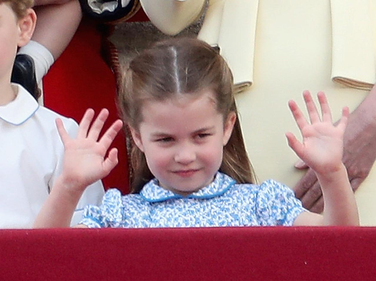 シャーロット王女、王室行事の真っ最中にひそかに「イメチェン」していた