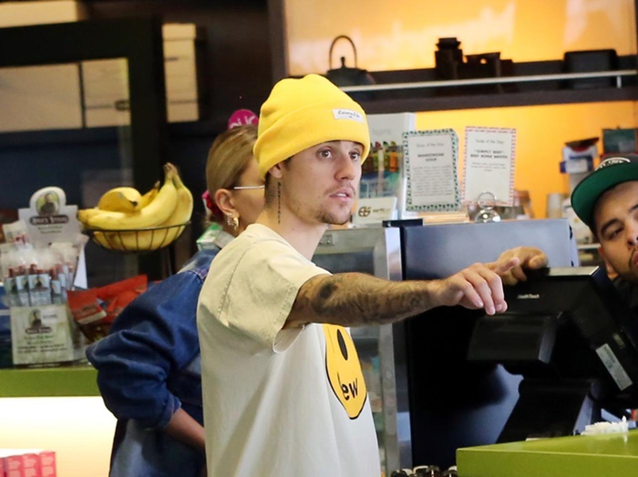 ジャスティン・ビーバー、妻とデート中にホームレスの男性に「神対応」