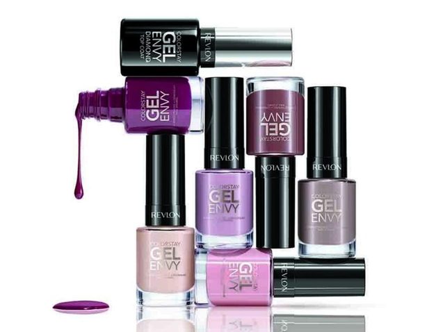 本格ジェル風の仕上がり「レブロン カラーステイ ジェル エンビー ロングウェア ネイル エナメル N」新発売