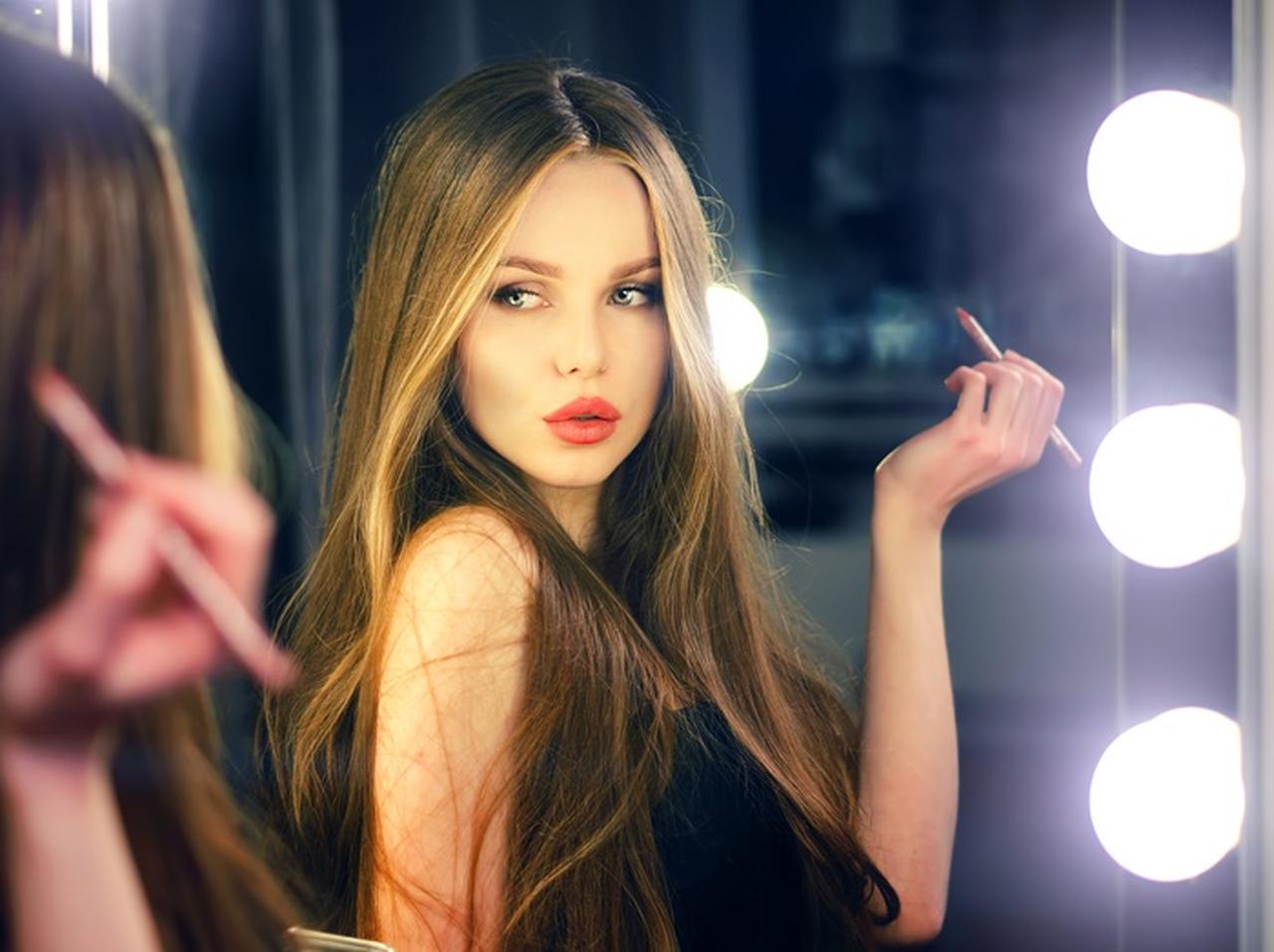 メイクをするとき、コスメを買うときに失敗する原因は「照明」だった?