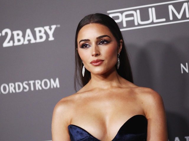 世界一ホットな女性に選ばれたオリビア・カルポ、その「美尻」がやばい