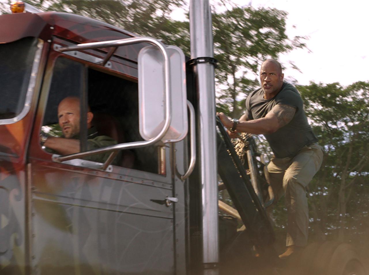 『ワイルド・スピード/スーパーコンボ』最終予告、壮絶シーンの連発に開いた口が塞がらない!