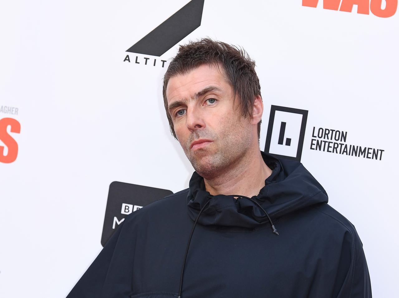 リアム・ギャラガーの17歳息子が退学処分に、父リアムの反応が斜め上すぎる