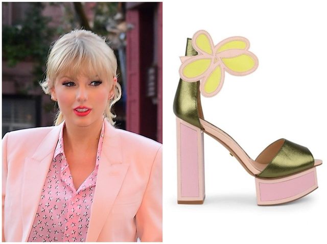 テイラー・スウィフト、キュートなサンダルで大人ピンクコーデ