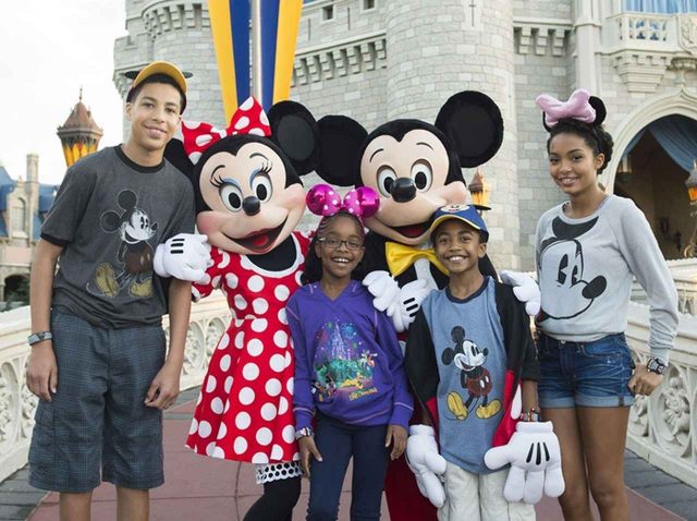 ディズニーランド、ディズニー的に着て行って「OKな服」と「NGな服」とは？