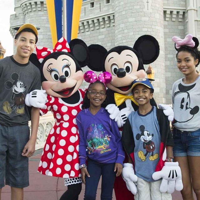 ディズニーランド、ディズニー的に着て行って「OKな服」と「NGな服」とは？