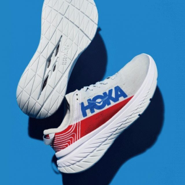 ホカ オネオネ、最新テクノロジー採用「カーボン エックス」の新色