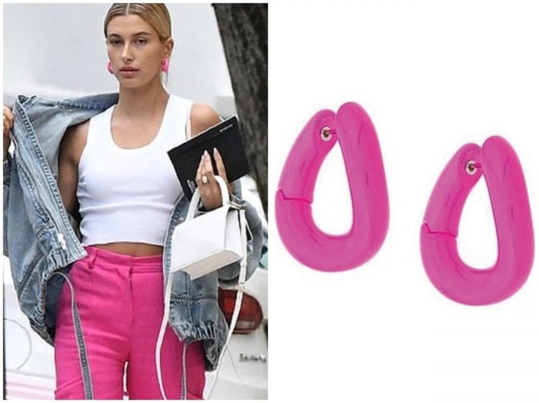 アクリルピアスが旬!人気モデルが愛用するフープピアスに注目