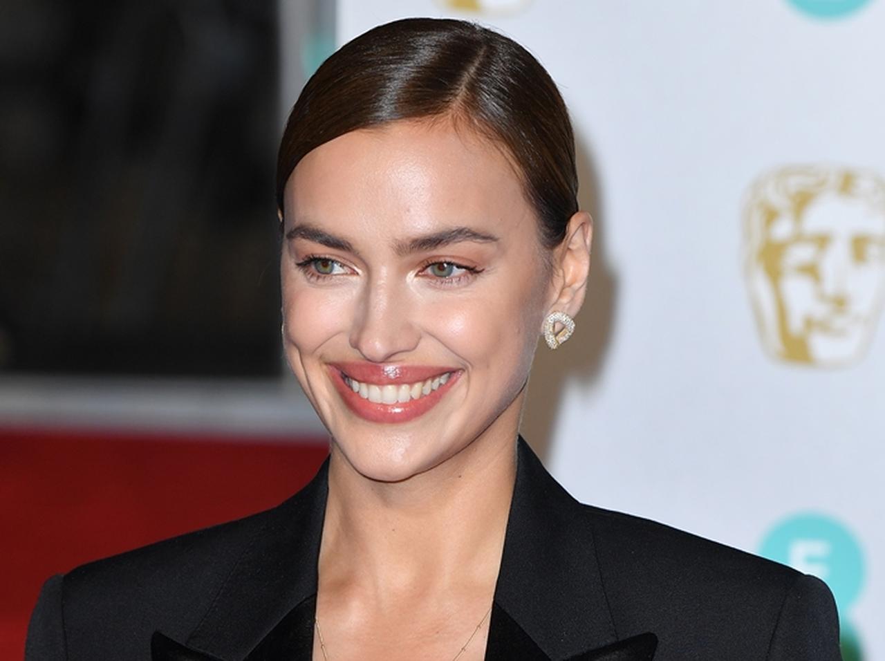 イリーナ・シェイク、あのヴィクシーエンジェルと手をつないでお出かけ