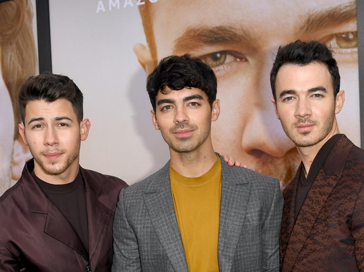 ジョナス・ブラザーズ、再結成のサプライズを台無しにしかけた人物とは？