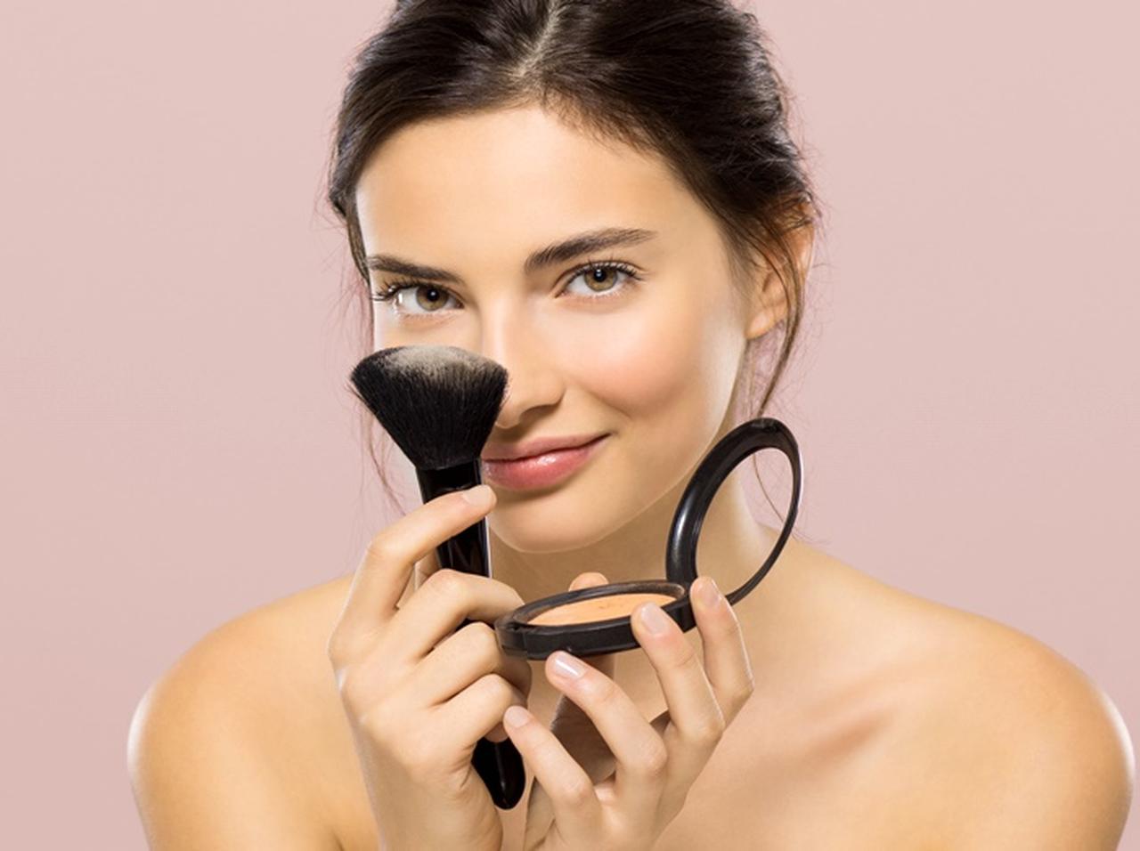 コスメひとつで、春夏にぴったりのセクシーな美人顔に！メイク技をプロが伝授