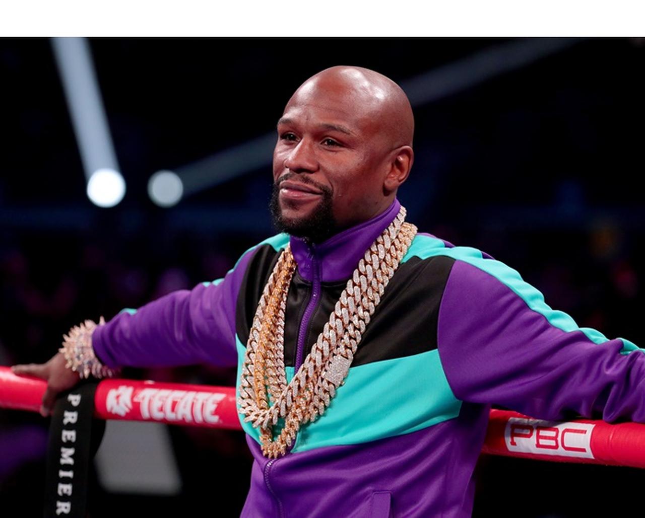 メイウェザー、日本で数十億円分の高級時計を自慢