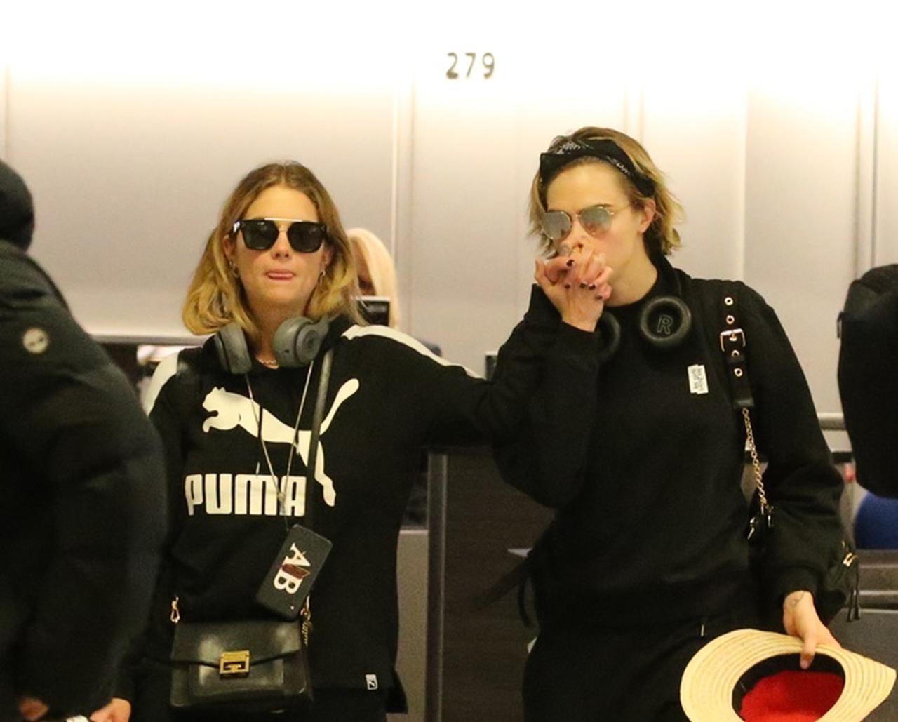 カーラ・デルヴィーニュとアシュレイ・ベンソン、ついに同棲スタート