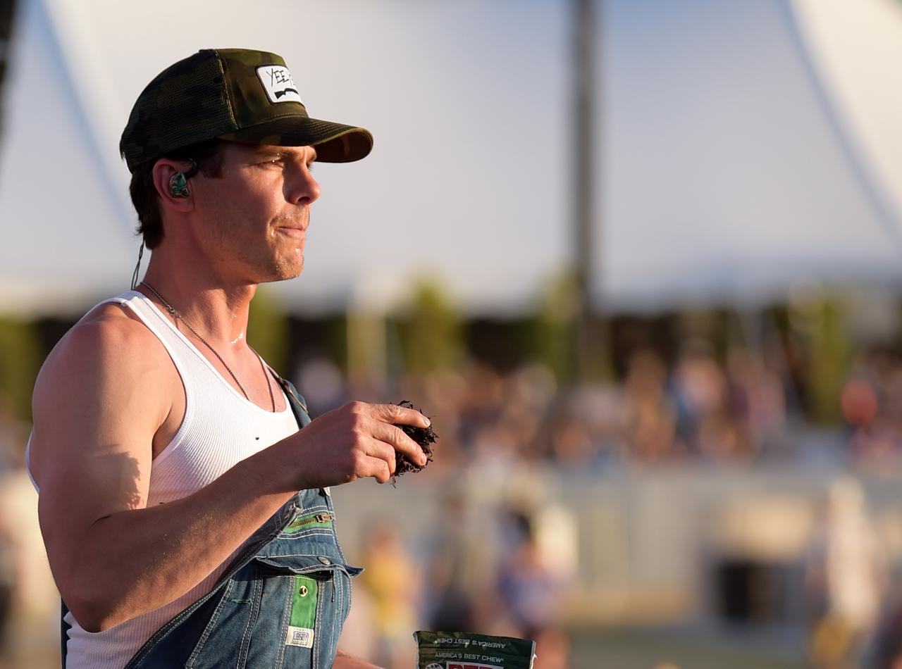 カントリーシンガーの3歳の息子が溺死