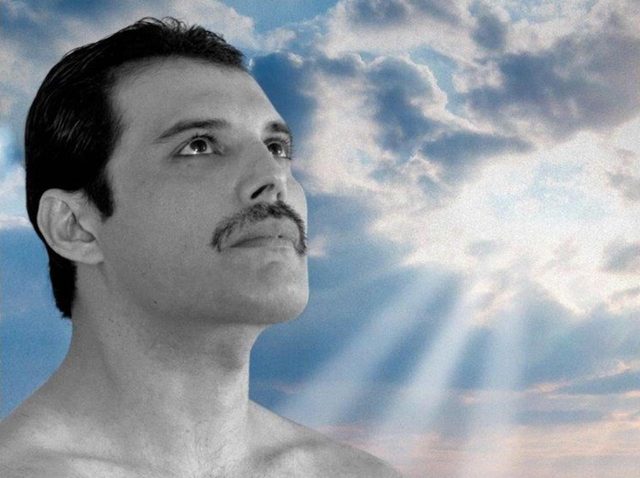 フレディ・マーキュリー、未発表パフォーマンス映像が公開「タイム・ウェイツ・フォー・ノーワン」