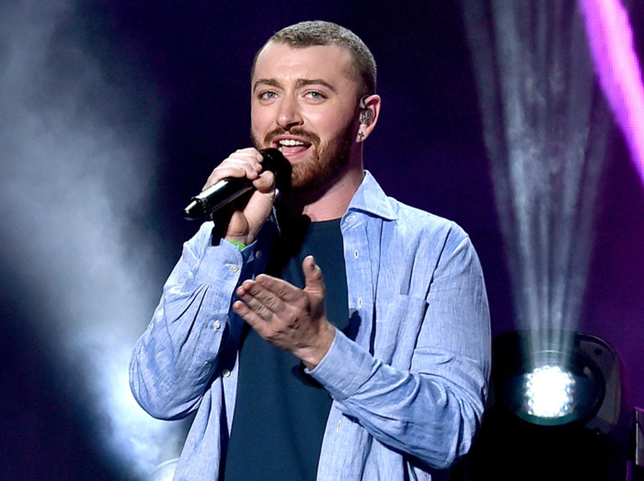 サム・スミス、ついに「理想にぴったりなハイヒール」を見つける