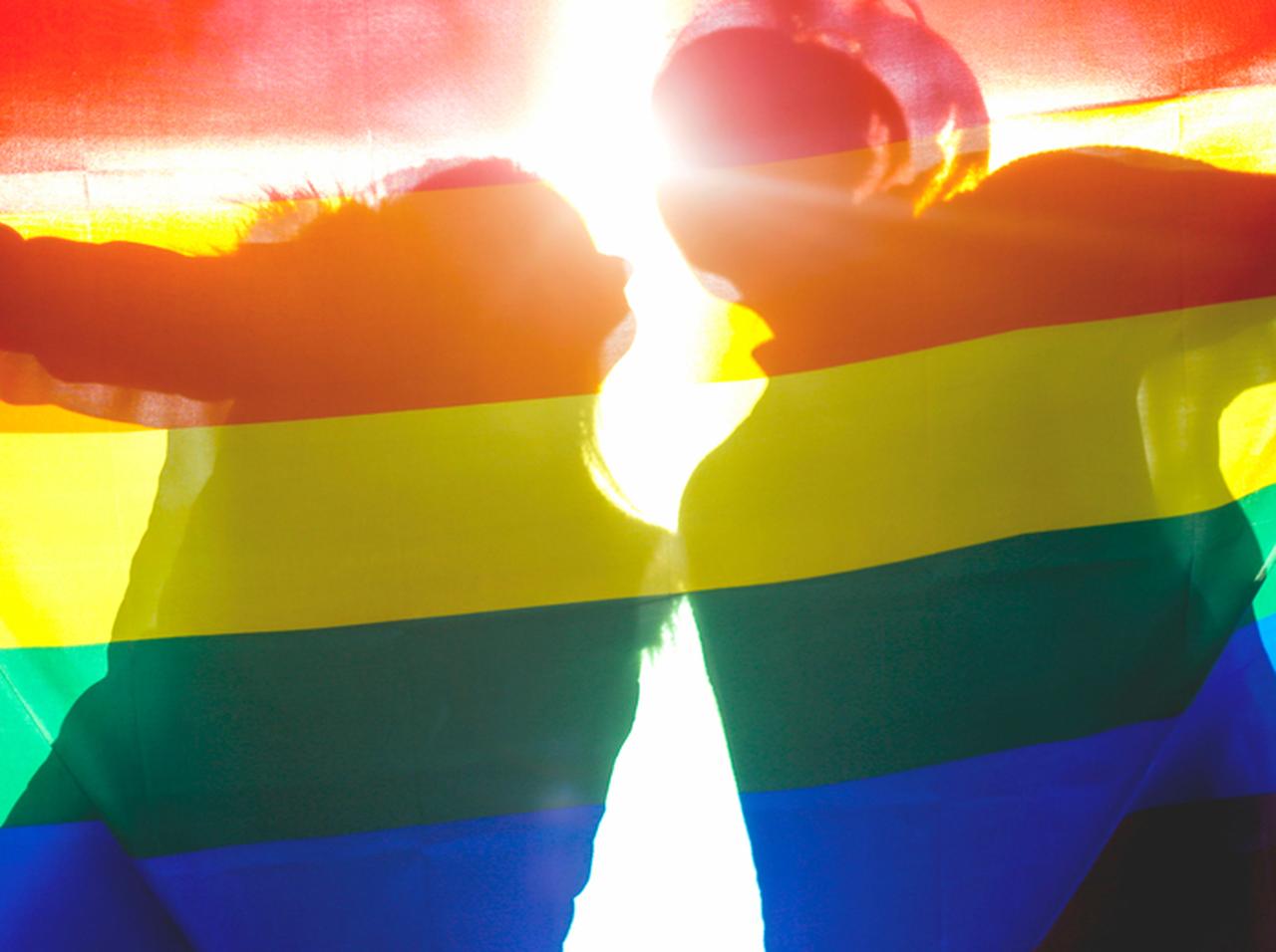 LGBTQ+を食い物にする「クィアベイティング」とは?