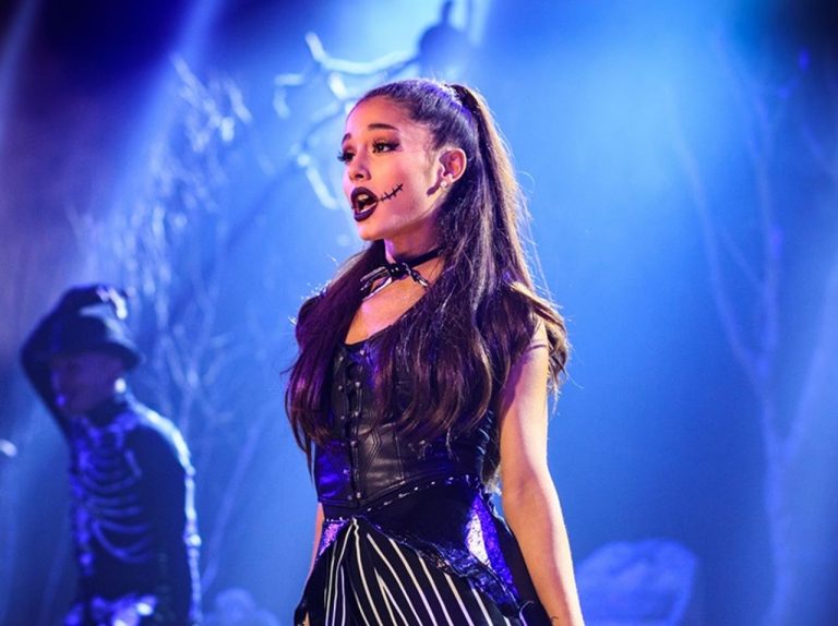 アリアナ・グランデ、日本発のホラー映画『呪怨』を見て25歳最後の時間を過ごす