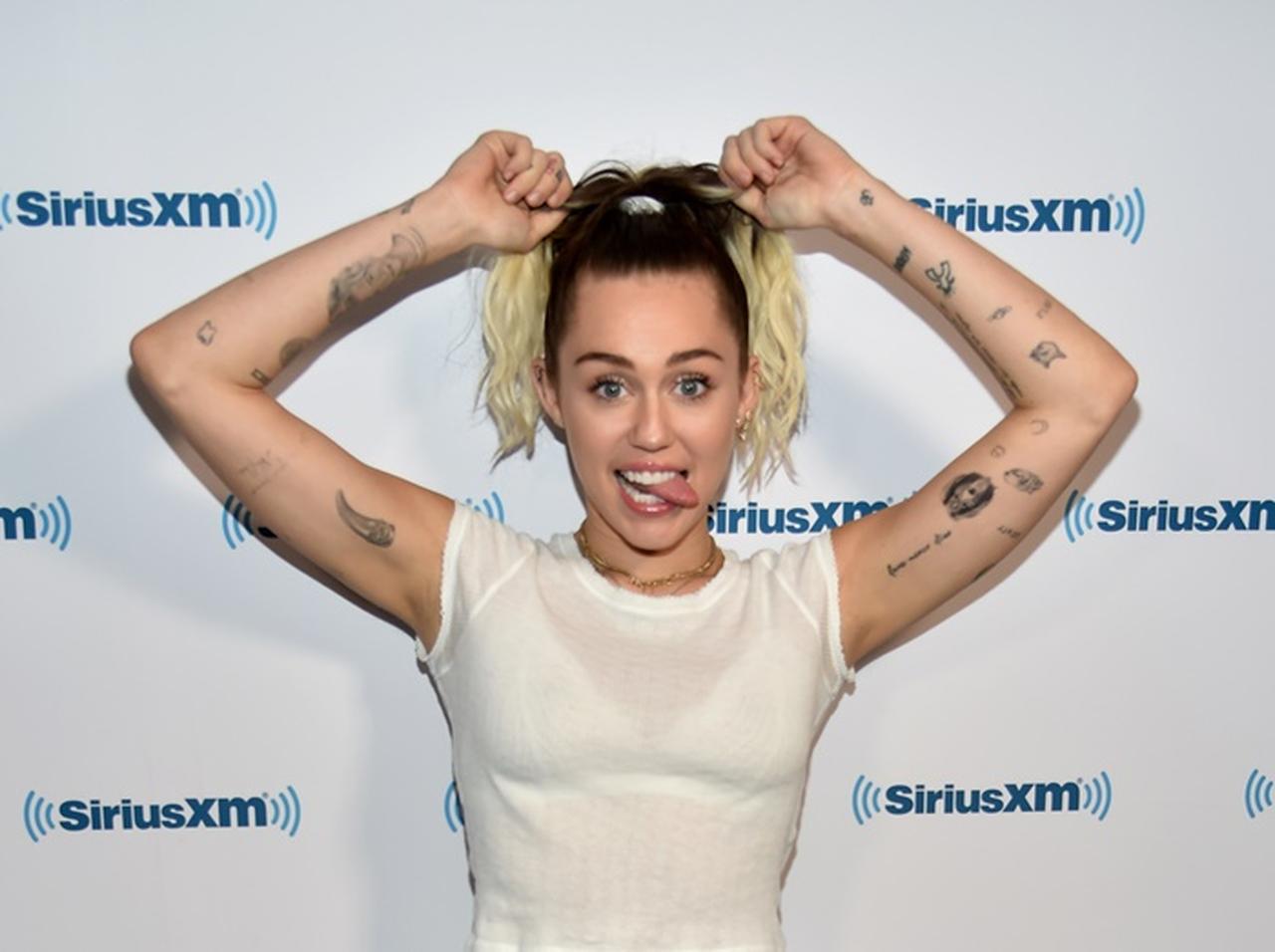 マイリー・サイラスがインスタに投稿した「果物」の動画に批判殺到、そのワケとは？