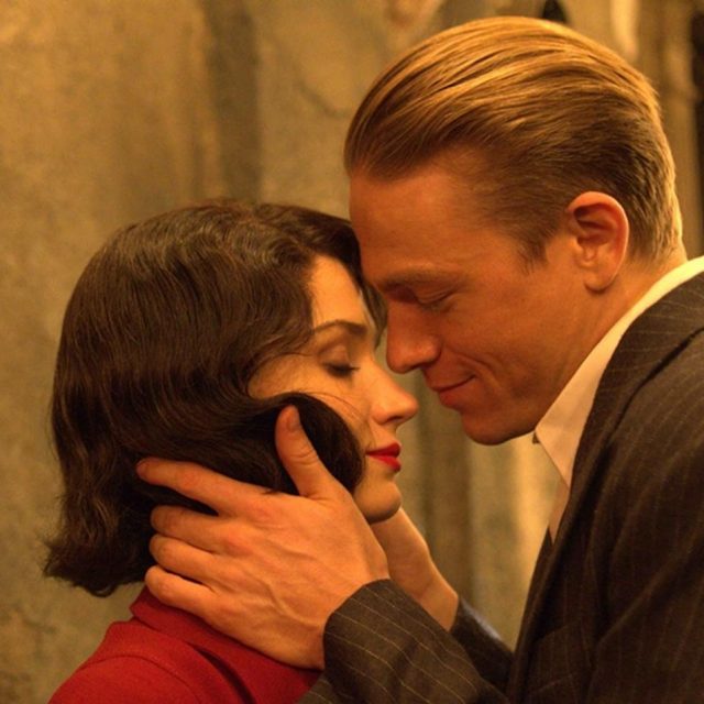 実話をもとにした終身刑囚の脱獄劇を描く映画『パピヨン』、劇中のラブシーンを先行公開