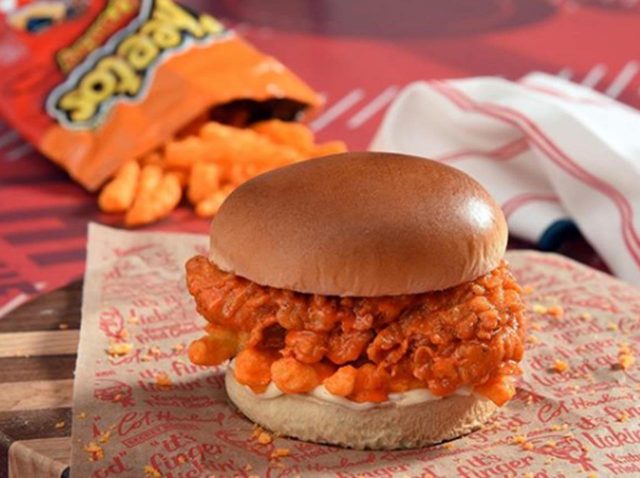 ケンタッキーとチートスがコラボ、ジャンク好きにはたまらないメニューが登場