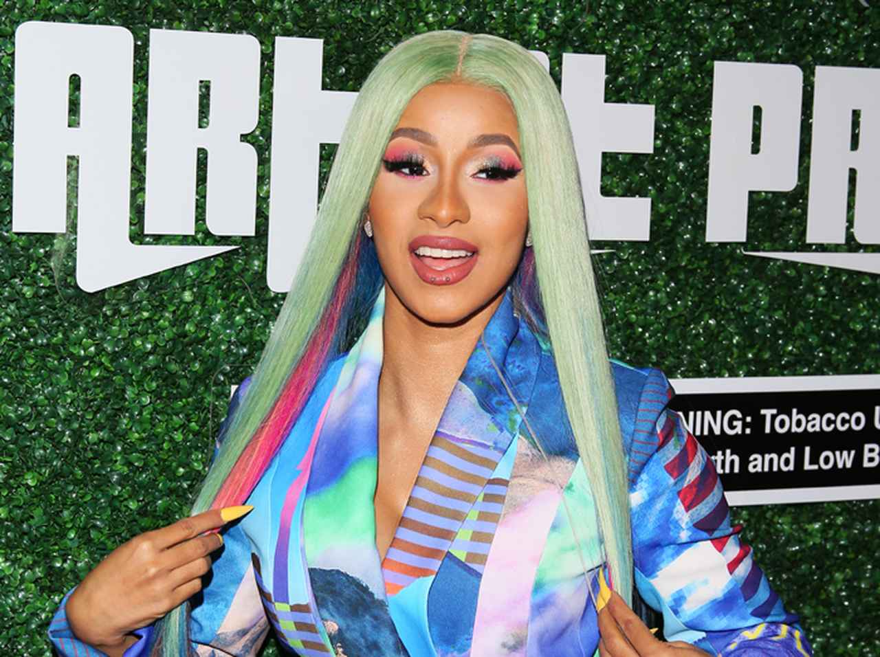 カーディ・B「整形手術は二度としない」と誓う代わりに“ある事”をスタート