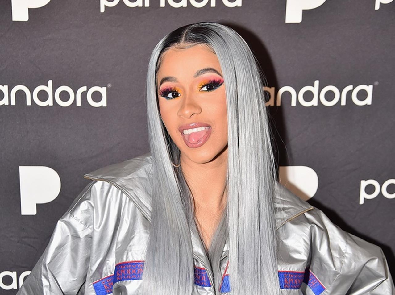 カーディ・Bが「日本のお菓子」を大量購入、お気に入りに選んだ1品がシブい