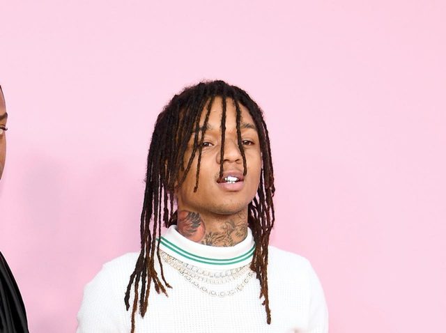 スウェイ・リーのポロシャツ、前後逆かと思いきやそうではなかった