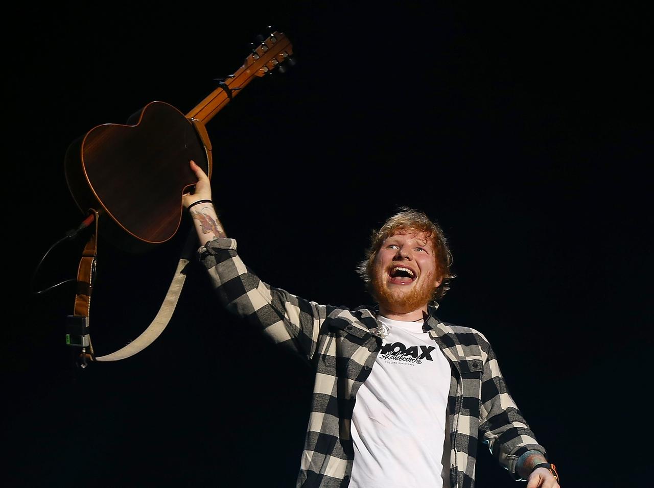 エド・シーラン、「タトゥーを入れるほど大ファン」なやつと念願のコラボを果たす