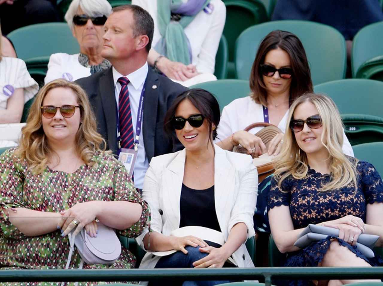 メーガン妃を撮影していたと思われていた男性、じつは…