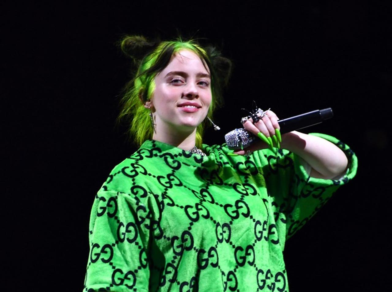 ビリー・アイリッシュ、愛してやまない人と対面した時の表情が無邪気