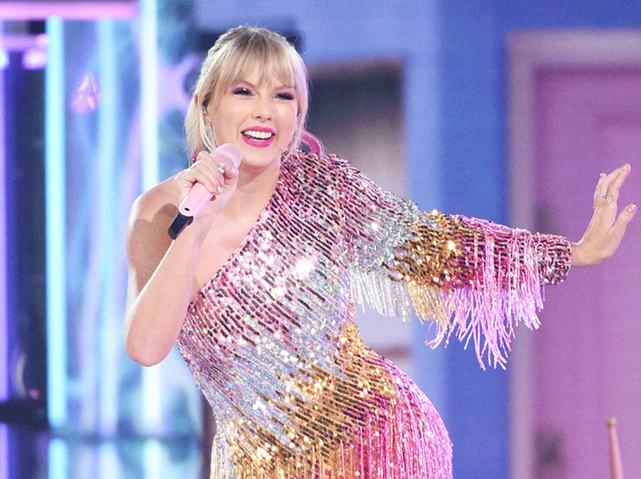 テイラー・スウィフトの「MVには出たけど本人には会ってない」 あのセレブが暴露