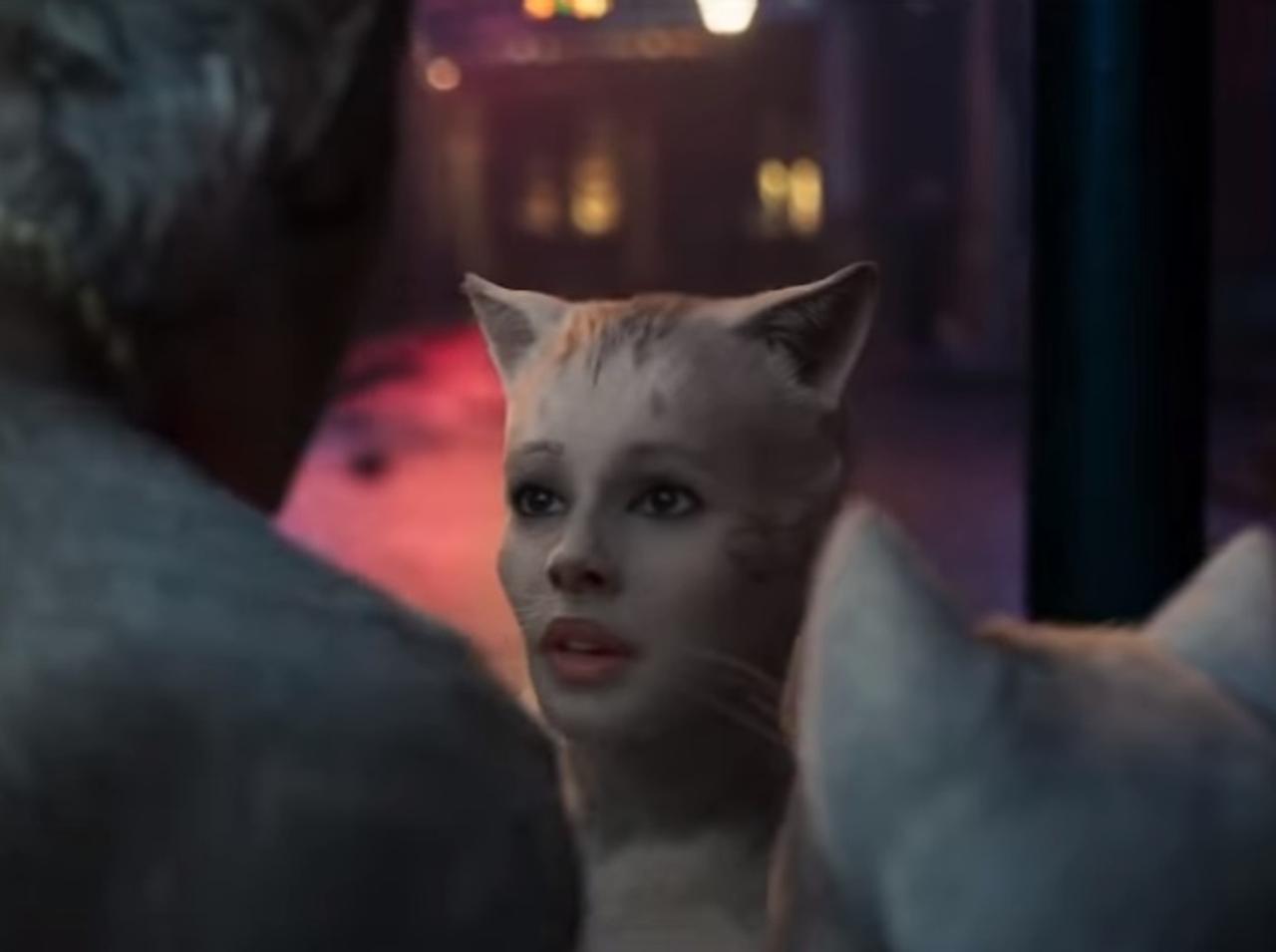 映画版『キャッツ』予告編を見た「本物の」猫たちの反応がおもしろ可愛い