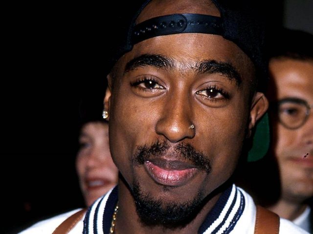 好きな歌手の歌詞をメールで「引用」しすぎが原因か、福祉局の代表政治家が解雇