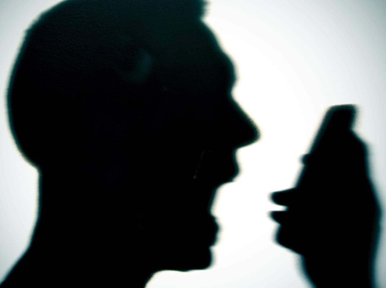 「セクハラは必要悪」、議会でパワハラといじめが深刻化