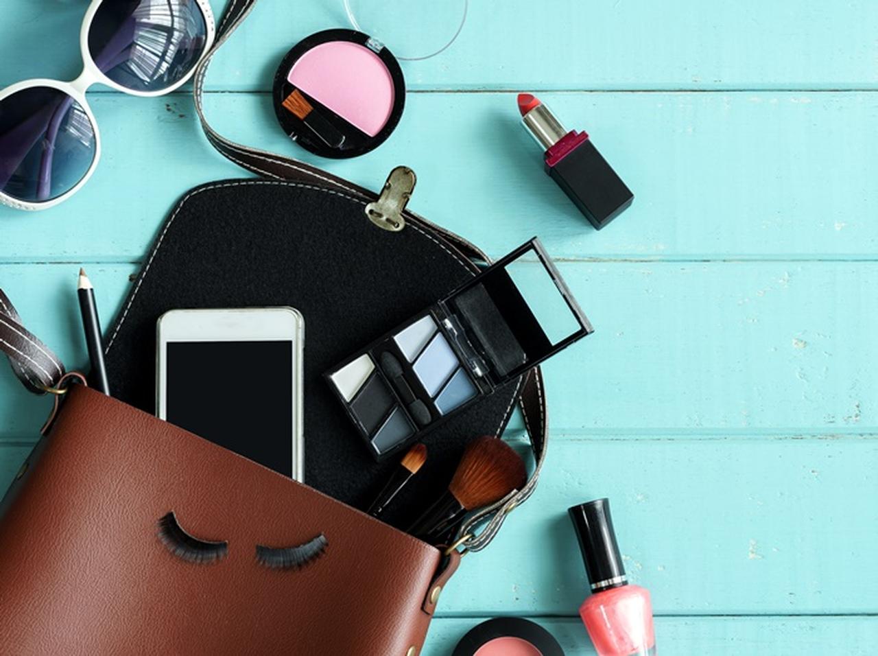 「必ず持っているコスメ」が使える！身軽に美しくなれるテクとは？