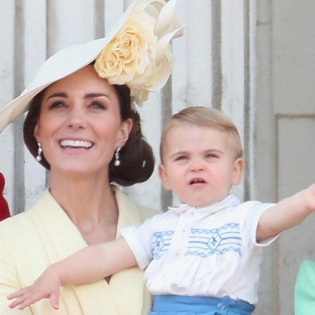 ルイ王子、1歳にして「あのスニーカー」をテニス界の巨匠から直々にもらう