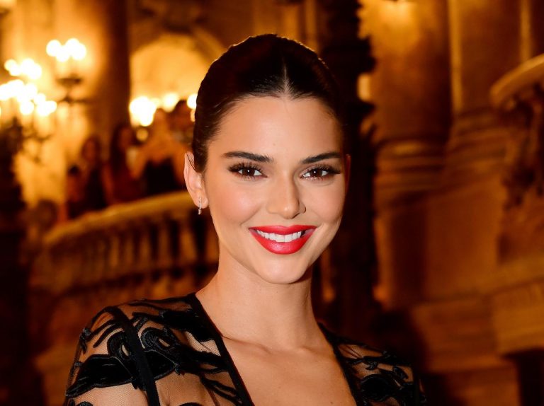 ケンダル・ジェンナー、「ヌード写真」で“ニキビ”の悩みを持つ10代へメッセージ