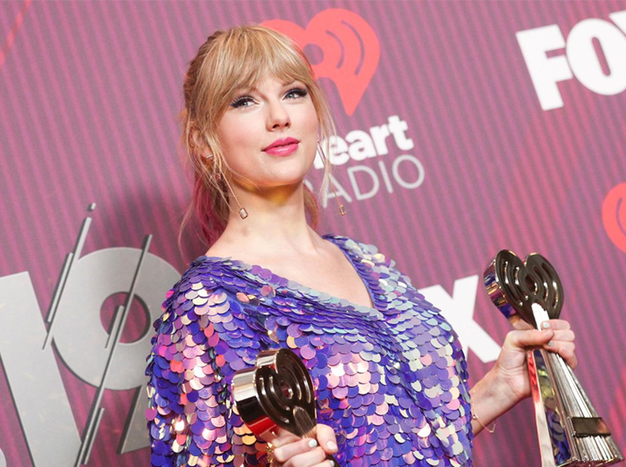 テイラー・スウィフトとの買収騒動で「すっかり老けた」?ジャスティン恩師が自虐