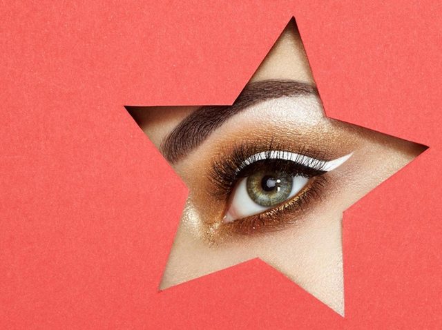 目元がクールにオシャレになる、トレンドの「ホワイト・アイメイク」がかわいい♡