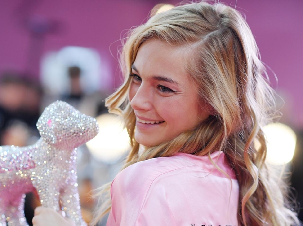 ヴィクトリアズ・シークレットの美女モデル、摂食障害を告白