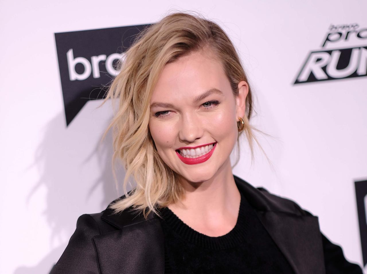 カーリー・クロス、ヴィクシーを辞めたのは自分が「フェミニスト」だから