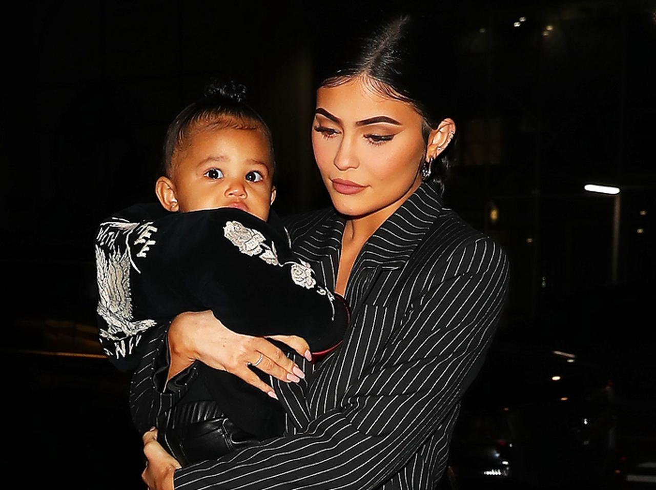 カイリー・ジェンナー長女、1歳にして「自分のファッションブランド」が誕生か