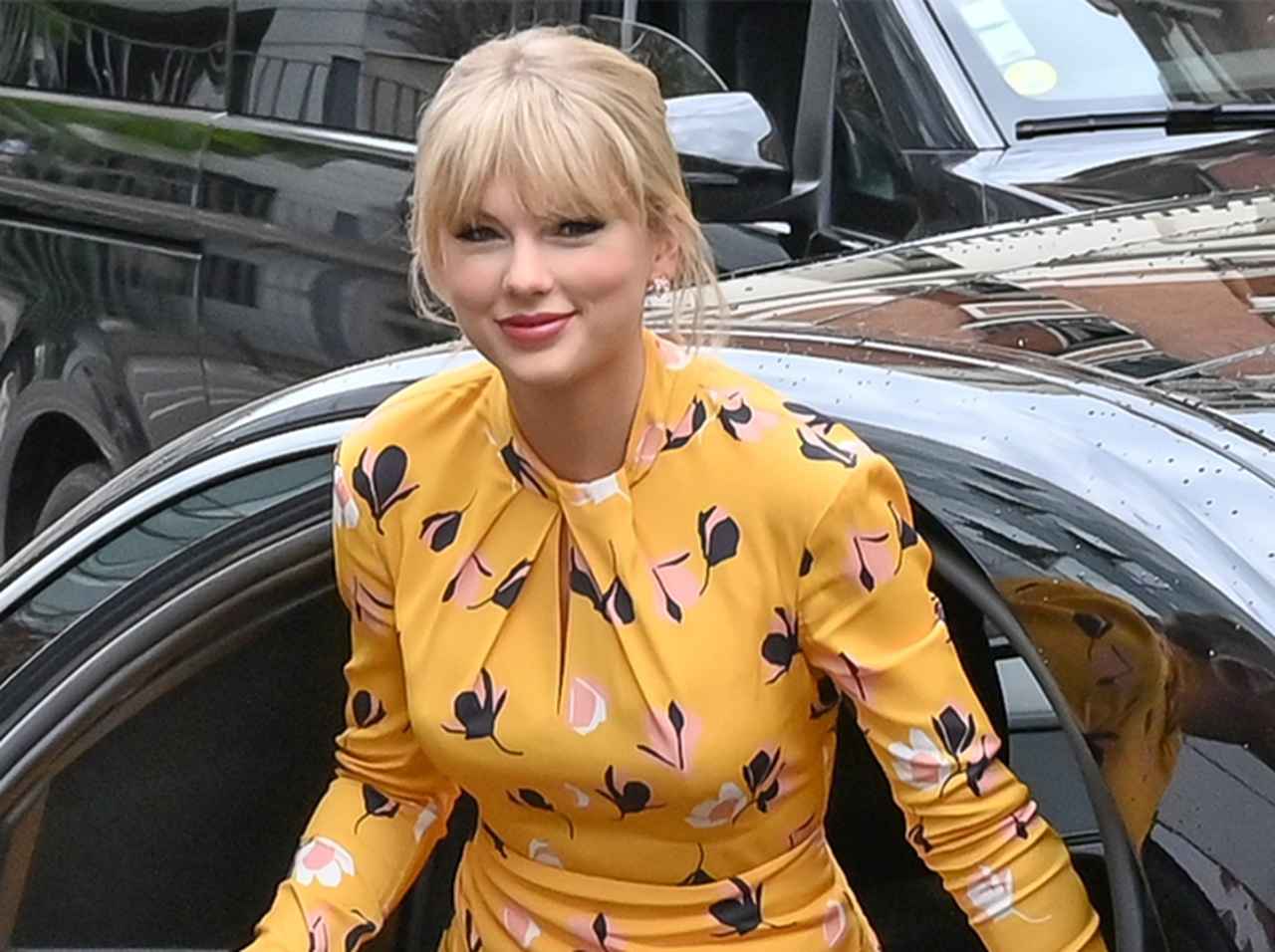 テイラー・スウィフト、映画『キャッツ』の「キーアイテム」をチラ見せ