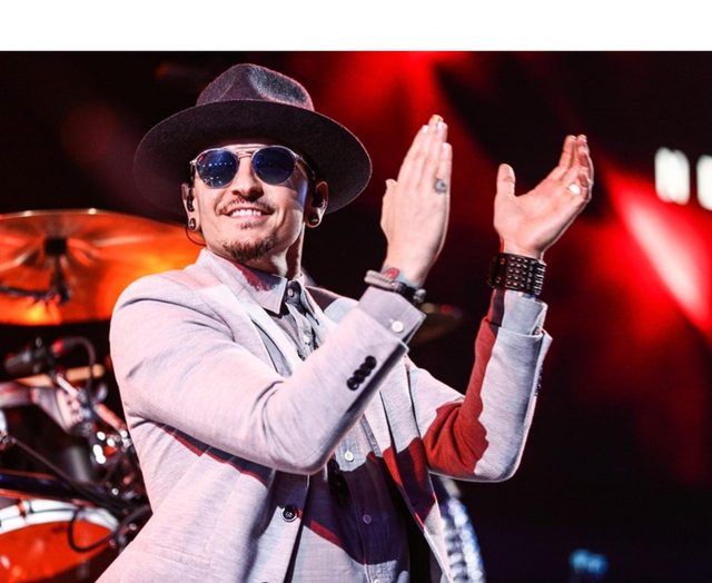 チェスター・ベニントンの死から2年、母親やリンキン・パークのメンバーが追悼