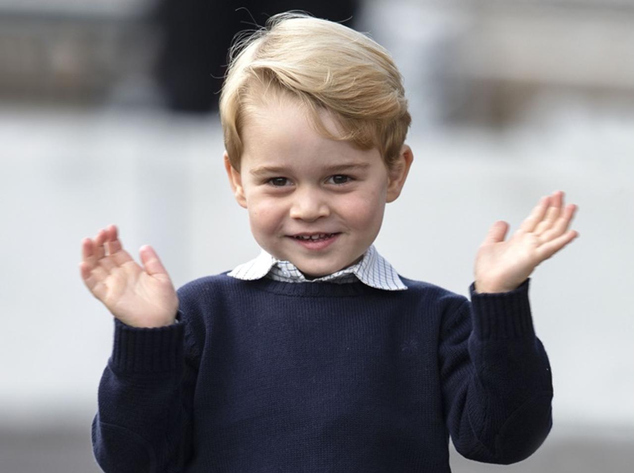 ジョージ王子、6歳の誕生日の記念写真で「あるTシャツ」を着用