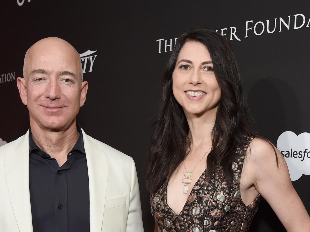 資産4兆円！アマゾンCEOの元妻がツイッターで「ナンパ」されまくっている