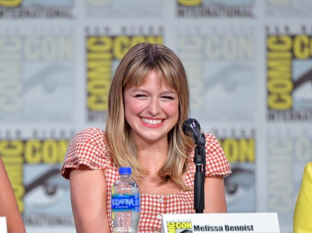 スーパーガールのスカートがズボンに！メリッサ・ブノワが明かした「理由」に全女子が共感